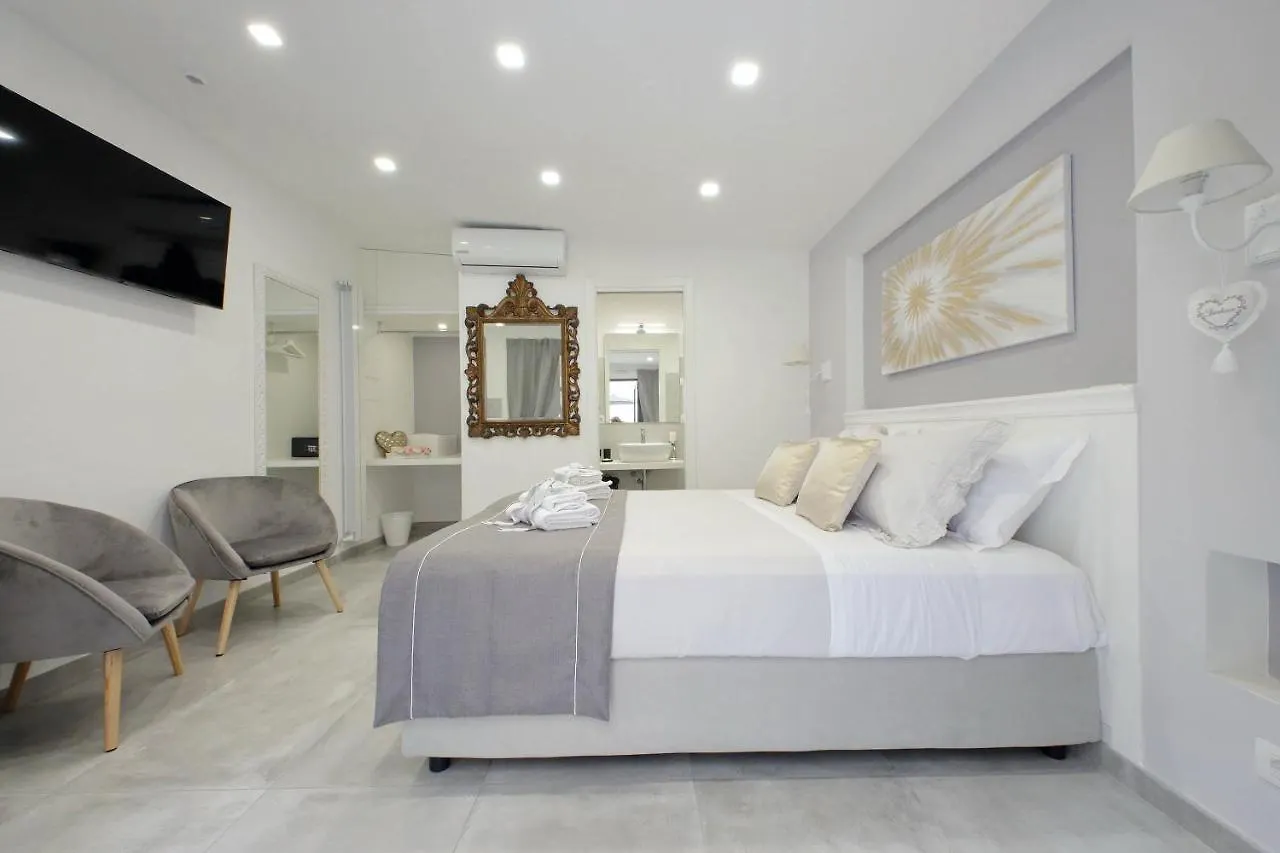 Roman Holiday Suites 0*, Roma