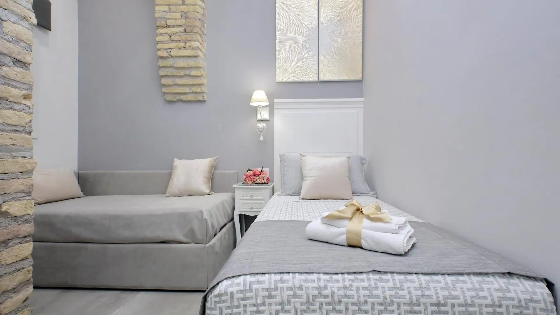 Roman Holiday Suites
