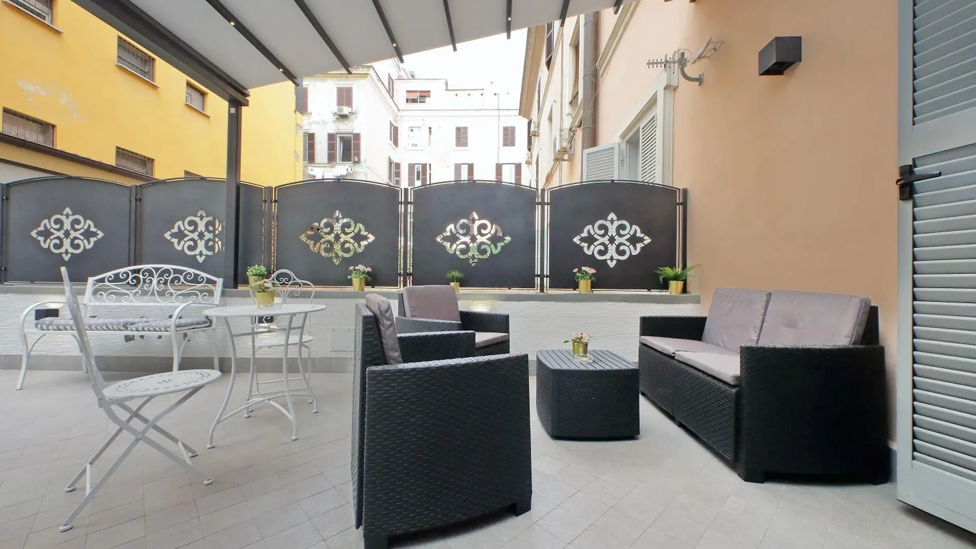 Roman Holiday Suites 0*, Roma