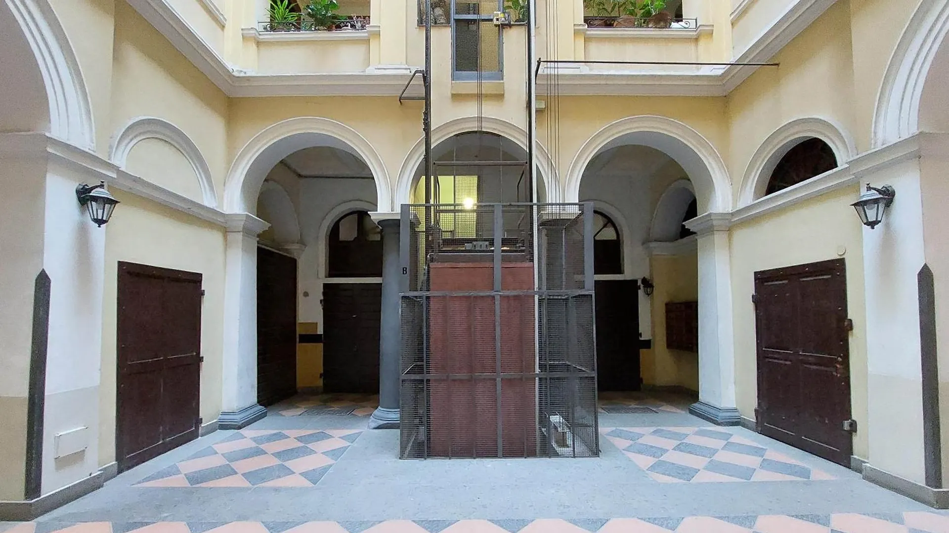 Roman Holiday Suites 0*, Roma