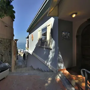 https://villa-lassolata.it-tuscanyhotel.com