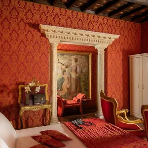 4* Pensión Residenza Canova Tadolini Luxury Rooms&suites